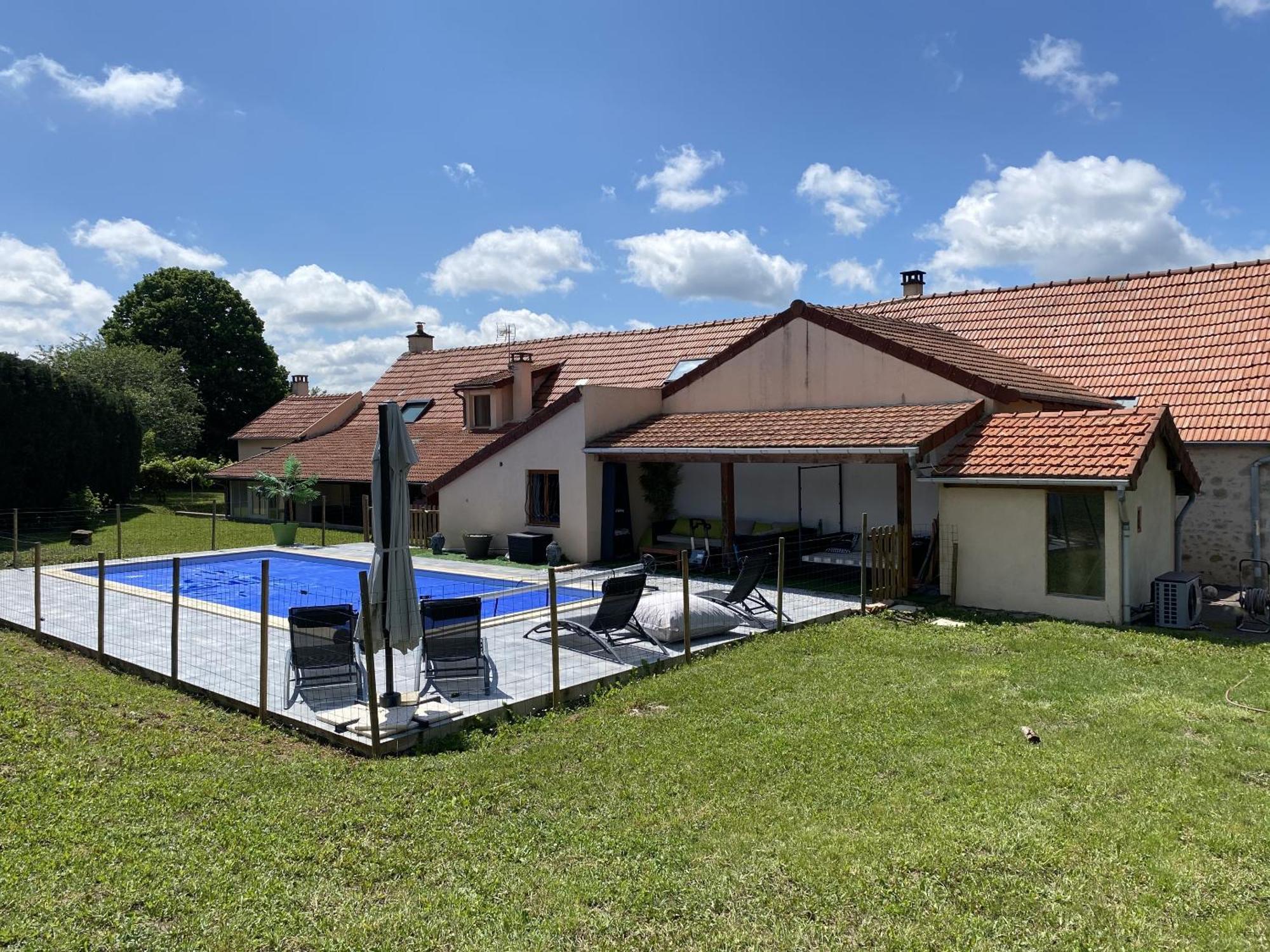 Maison Piscine Et Jacuzzi Saint-Germain-des-Fosses Εξωτερικό φωτογραφία