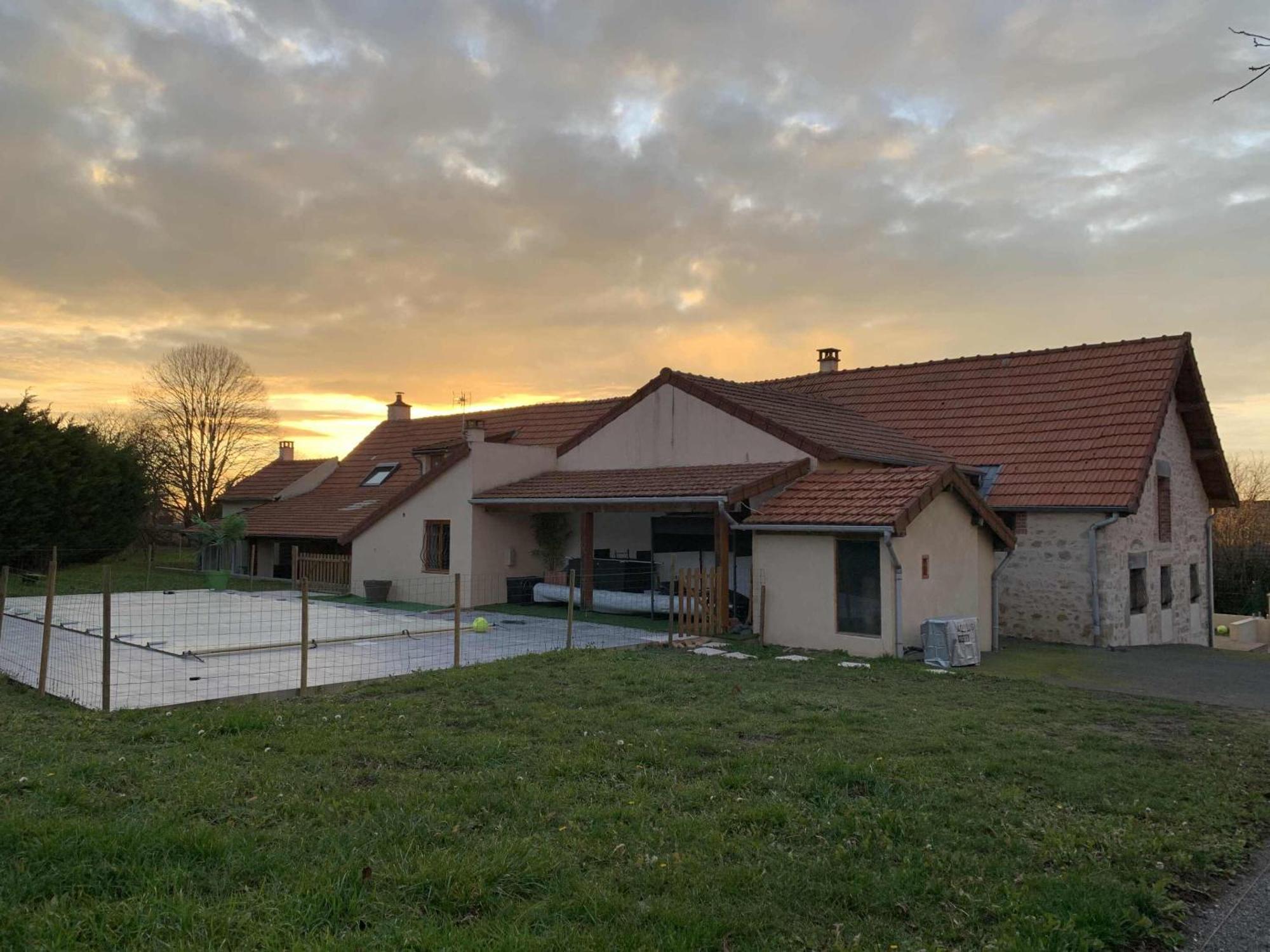 Maison Piscine Et Jacuzzi Saint-Germain-des-Fosses Εξωτερικό φωτογραφία