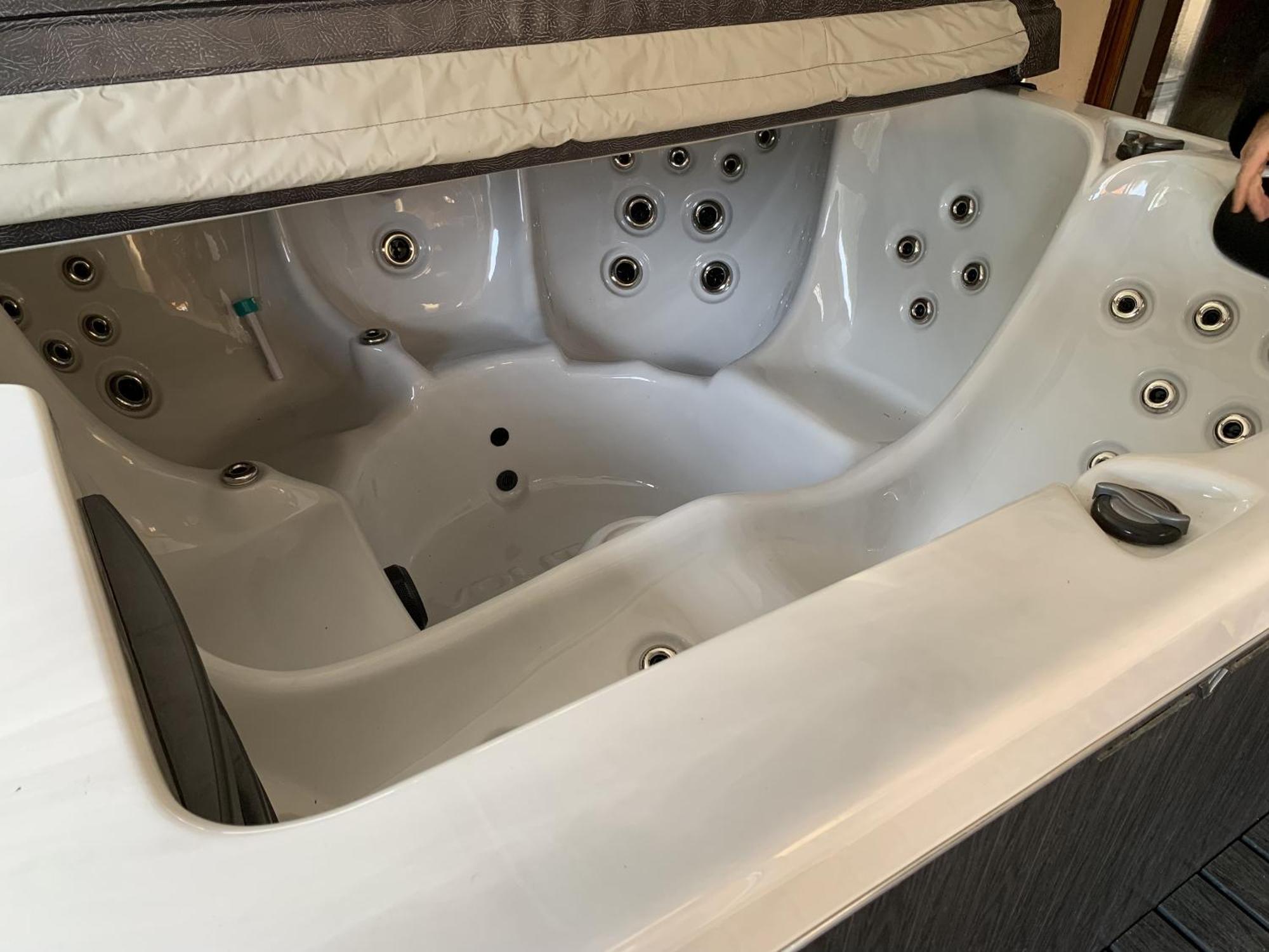 Maison Piscine Et Jacuzzi Saint-Germain-des-Fosses Δωμάτιο φωτογραφία