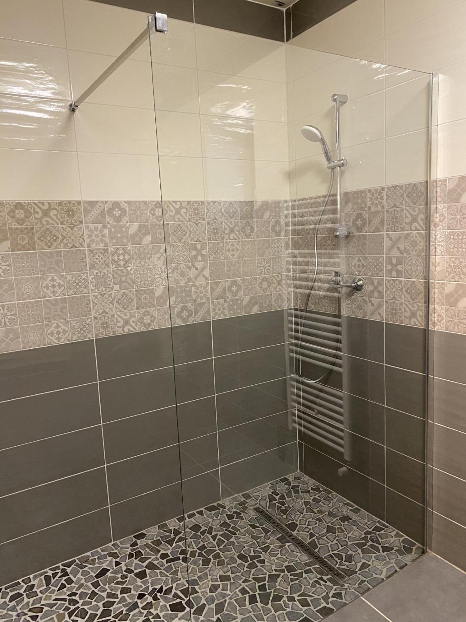 Maison Piscine Et Jacuzzi Saint-Germain-des-Fosses Δωμάτιο φωτογραφία